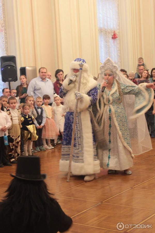 царская елка в николаевском дворце. аничкин дворец новогодняя елка. николаевский дворец спб елка. аничков дворец новогодняя елка. царская елка в николаевском дворце 2022.