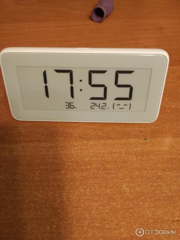 Temperature and humidity electronic watch