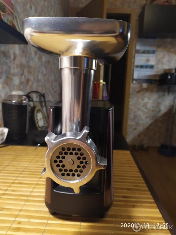 Отзыв о Мясорубка BBK MG1801 | Мощная, хороший дизайн.