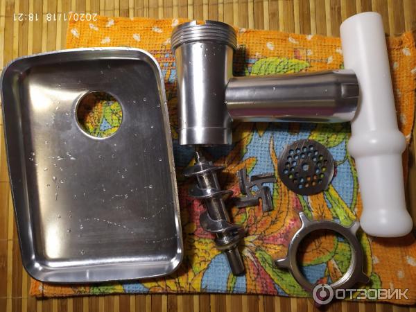 Отзыв о Мясорубка BBK MG1801 | Мощная, хороший дизайн.