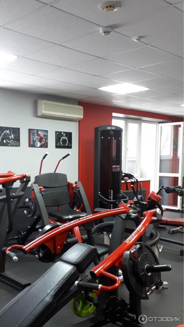 клуб монолит