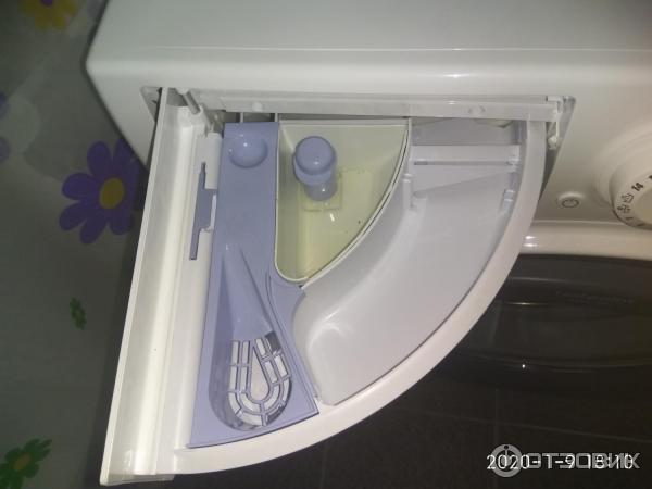 Стиральная машина Hotpoint-Ariston VMSG 601 фото