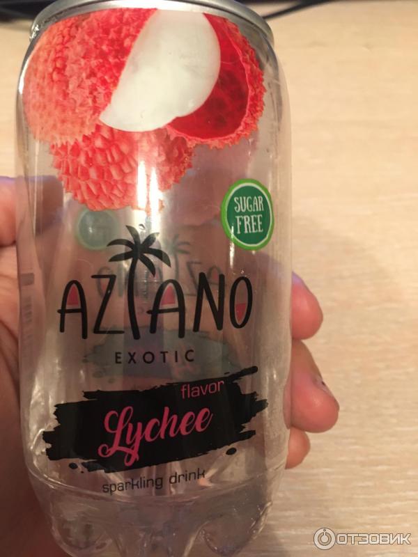 пластиковая бутылка с жидкостью. стаканы для воды стеклянные. вода cristalle стекло. напиток в прозрачной баночке. стеклянный водный.