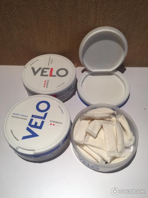 Loop никотиновые. Velo freeze снюс. Velo снюс. Velo nicotine pouch. Никотиновые пластинки loop.