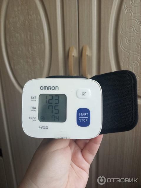 Отзыв о Тонометр Omron RS1 | Компактный, шустрый, точный.