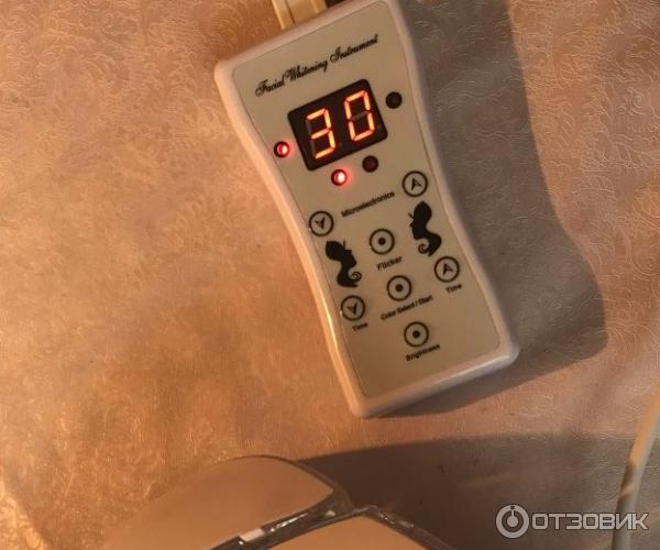 Косметическая процедура Светодиодная LED-маска для омоложения и миостимуляции кожи миостимуляции D'Evi Youth фото